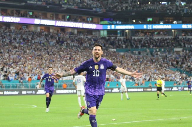 《狼行者》定档7.3曝预告 权游狼爸献声 2021-06-02 狼终于来了！