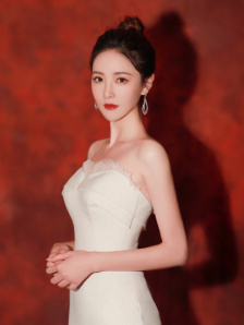 27日该片主创在东京举行庆功会，主演绫濑遥着空姐装甜美亮相 绫濑遥出席代言变老爷爷 大秀炸鸡厨艺自信满满 2012-05-30 电影网讯（编译/姬忠鹏）人气女星绫濑遥5月29日现身东京，身着一袭肯德基老爷爷装扮的她出席该品牌新品发表会。